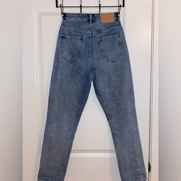 2 Pair High Wasted Jeans - Picture 4 of 10